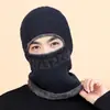 Conjunto de Dos Piezas para Hombre: Gorro de Punto Cálido de Invierno con Protección para las Orejas, Forro de Felpa y Bufanda Engrosada - Gorro de Lana Transfronterizo para Otoño e Invierno - Venta al por Mayor