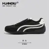 Zapatillas de entrenamiento rojas retro alemanas universales para hombre, nuevas zapatillas deportivas de carreras versátiles y ligeras para primavera-verano 2026, zapatillas casuales
