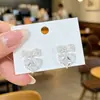 Brincos de Coração com Laço Super Brilhantes Estilo Coreano Elegantes com Zircônia Microfixada Brincos Pendentes de Coração Pêssego Brincos de Tarraxa Versáteis em Formato de Coração Doces