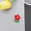 Comércio Exterior Novo Broche Fofo de Planta Pequena Flor Vermelha Trevo de Quatro Folhas Folhas Verdes Flor de Ameixeira Vermelha Liga Gota de Óleo