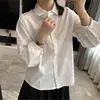Camisa branca de manga comprida para mulheres, estilo suave e relaxado, corte solto, gola boneca, versátil, rejuvenescedora e adequada para o trabalho, outono H091006