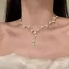 2026 Nuevo Estilo Estilo Socialité Francesa Collar en Forma de Y con Diamantes Brillantes y Perlas para Mujer, Pendientes Versátiles Super Hada Lujo Ligero, Accesorios para Vestido