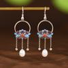 Pendientes de plata S925 con diseño de ciervo dorado y pavo real, estilo vintage, con flores esmaltadas y perlas de agua dulce.