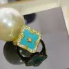 Versa Nuevo Set de Collar de Espagueti Rosa Pulsera de Trébol de Cuatro Hojas Palacio Retro Anillo Versátil Pendientes
