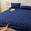 Sábana Bajera Impermeable de Color Sólido Transfronteriza Ajustada Pieza Única Engrosada Acolchada Barrera contra Orina Cubierta de Cama Hoja Protectora de Colchón de Fábrica