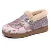 Sapatos de algodão femininos outono e inverno novo estilo casual Old Beijing com veludo espesso quentes sapatos de mãe slip-on estilo étnico sapatos femininos