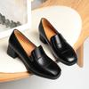 Zapatos de madre de cuero suave, suela suave, cómodos, para mujeres de mediana edad y mayores, novedad primavera 2023, zapatos de una sola capa con boca profunda, zapatos de cuero negro de tacón medio