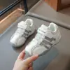 Zapatillas deportivas para niños, nueva colección otoño 2026, transpirables y casuales para correr para niñas, adecuadas para usar al aire libre, con suelas blandas
