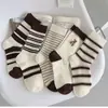 Calcetines calcetines cortos de mujer calcetines de algodón desodorantes antideslizantes con calcetines de tubo corto para mujer primavera y verano finos calcetines de barco bajos venta al por mayor
