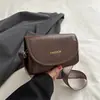 Bolsa tiracolo feminina de ombro largo estilo retrô coreano deste ano 2024 early spring bolsa quadrada pequena versátil para mulheres