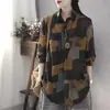 Camisa feminina artística de primavera e outono, novo estilo, com design vintage, estampa xadrez, gola de lapela, camisa básica de puxar para mulheres