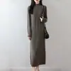 Vestido de Punto Nuevo Otoño/Invierno 2026 Lana Pura Cuello Alto Manga Larga para Mujer Color Sólido Trenzado Cintura Alta Vestido Largo