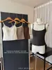 Camisole de renda com decote V e lindo design nas costas, corte justo, com bojos embutidos, adequada para uso interno e externo, bojo fixo, estilo push-up 1816