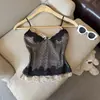 Camisola de estilo veraniego con copas en el pecho, encaje de malla de lunares, cuello en V, corte ajustado, favorecedora, adecuada para usar como capa exterior