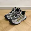Zapatillas deportivas de algodón de segunda capa para niños con suelas de parche, zapatos de senderismo para exteriores, nuevo estilo de invierno para niños, zapatos casuales anti-patada y antideslizantes 6631