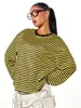 Camiseta listrada color block de manga comprida, best-seller transfronteiriça europeia e americana para mulheres, gola redonda, ombro caído, corte solto, estilo curto, top básico casual