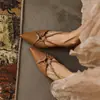 Sandalias de Verano 2026 Estilo Vintage Caladas de Punta Cerrada sin Talón Combinadas con Falda, Tacones Altos Retro Sencillos Franceses para Mujer