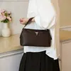 Bolsa de mão de alta qualidade transfronteiriça para mulheres, nova bolsa elegante e estilosa para trabalho e deslocamento, bolsa de ombro e transversal versátil vintage