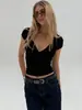 2025 estilo europeo y americano transfronterizo nuevo cuello en V profundo color sólido adelgazante de cintura ajuste ceñido elegante moda camiseta top de primavera y verano