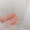 Brincos de Asa Simples Estilo Coreano em Prata Pura S999 para Mulheres, Presente Ideal para Melhor Amiga Estudante, Estilo Pequeno e Casual, Brincos Amigáveis para as Orelhas