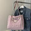 Bolsa de Ombro Plissada para Mulheres, Bolsa de Grande Capacidade, Nova Bolsa Tote Bolha Casual Verão 2026, Bolsa Feminina Fashion com Corrente