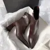 Nova Temporada Encontro Inicial Salto Alto Bico Fino Emagrecedor Botas Justas na Perna Estilo Celebridade da Internet 2026 Outono/Inverno Zíper Lateral Salto Grosso Botinhas para Mulheres