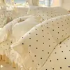 Juego de Cama de Encaje y Terciopelo de Leche con Faldón de Cama Cuatro Piezas Invierno Cálido Juego de Sábana Polar de Doble Cara Sábana Ajustada Juego de Polar Espesado Venta al por Mayor