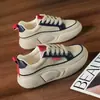 Zapatos de mujer blancos con diseño de grulla de almohada, suela suave, suela gruesa, cuero suave, moda otoño 2026, estilo coreano, alto valor estético, modernos, versátiles, casuales y deportivos