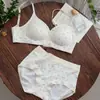 YAG6886 Sujetador estilo coreano con estampado floral, sin aros y con tirantes ajustables, conjunto de sujetador con copas fijas