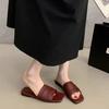 Zapatillas Planas Plateadas Zapatos de Mujer Ropa Exterior 2025 Nuevo Verano Fondo Suave Playa Sandalias Francesas