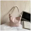 Bolsa Saco Acolchoada com Corrente para Ombro Casual Tendência Quente, com um Toque Fashion e Sofisticado, Bolsa Transversal Versátil Estilo Chanel