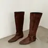 Botas de Caballero Altas Retro de Gamuza con Punta Fina y Tacón Bajo para Mujer 2025 Nuevas Otoño e Invierno Hebilla de Cinturón Botas Ajustadas No Más Arriba de la Rodilla