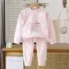 Novos Conjuntos Infantis Outono e Inverno, Roupas e Calças de Outono, Roupas Infantis 100% Algodão, Pijamas Infantis Casuais Fofos, Fornecimento de Fábrica