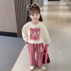 2026 Nuevo Conjunto de Sudadera de Algodón para Niños Versátil Estilo Coreano Manga Larga Cuello Redondo Pantalones de Pierna Ancha Rayados Conjunto de Dos Piezas para Niñas