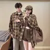 Camisa xadrez retrô de manga comprida exclusiva transfronteiriça para homens e mulheres, novo estilo para primavera e outono, roupa de casal, senso de design, camisa, estilo preguiçoso, solta