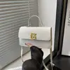 La popular de este año 2024 nueva moda simple bolsa cuadrada pequeña bolso de mano para grupos pequeños bolso de hombro cruzado de alta gama bolso de mujer