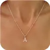 Amazon Fashion Corrente de Contas Redondas Versátil para Uso Casual - Pingente de Letra com Fecho de Clipe Colar Joia de Nicho Masculina e Feminina