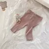 2026 Nuevos Leggings de Otoño para Niñas Pantalones de Nueve Puntos de Primavera y Otoño Ropa Exterior Pantalones para Niños Pantalones Ajustados de Canalé para Bebé
