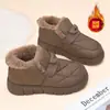 Botas de Neve Impermeáveis de Couro Novas de Inverno com Sola Grossa, Resistentes ao Frio e Antiderrapantes, Acolchoadas Quentes para Mulheres, Sapatos de Algodão Grandes da Moda