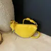 Exquisitos y Modernos Bolsos de Nicho para Mujer 2026 Primavera/Verano Nuevo Bolso Cruzado Versátil Mini Bolso Dumpling Billetera para Monedas