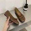 Zapatos planos para mujer con pliegues y puntera dividida, decorados con perlas dulces, con plataforma interna para aumentar la altura, cómodos mocasines de piel genuina que no cansan los pies