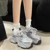 Tênis Dad da Moda 2025 Feminino com Solas Grossas, Aumenta a Altura, Malha Respirável, Versátil, Leve, Sapatos Casuais Esportivos para Mulheres