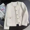 Jaqueta Tweed Feminina Estilo Coreano Off-White Curta Francesa Elegante Nova para Primavera e Outono 2025