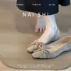 Zapatos planos de mujer de moda 2026, muy versátiles, de boca poco profunda, zapatos de un solo color, con lazo para mujer, punta cuadrada, estilo bajo nuevo, otoño