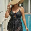 Bikini de una sola pieza de malla con estampado de cielo estrellado, nuevo, de gran tamaño, para comercio exterior europeo y americano 2025, traje de baño adelgazante que cubre el abdomen para mujer