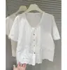 Esencial para sesiones de fotos: Camiseta de verano para mujer, estilo nuevo, corte holgado, manga corta, con escote en V juvenil, diseño calado y sensación de alta calidad