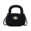 Nova Bolsa de Veludo Bordada Infantil para Primavera e Verão, Pequena Bolsa Estilo Chanel para Meninas, Bolsa Transversal com Corrente Moda Coreana, Transfronteiriça