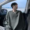 Camiseta de otoño para hombre con textura, cuello en V, manga larga, estilo americano casual de alta costura, camiseta base para capas para hombres jóvenes