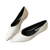 Em Estoque Personalizado Nicho Raso Moda Versátil Simples Retrô Plataforma Bico Fino Flat Slip-On Confortável Quente