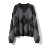 Fleece RealSuéter de punto con cuello redondo, patrón de rombos en bloques de color en toda la prenda, 100% cachemir, estilo de corte relajado